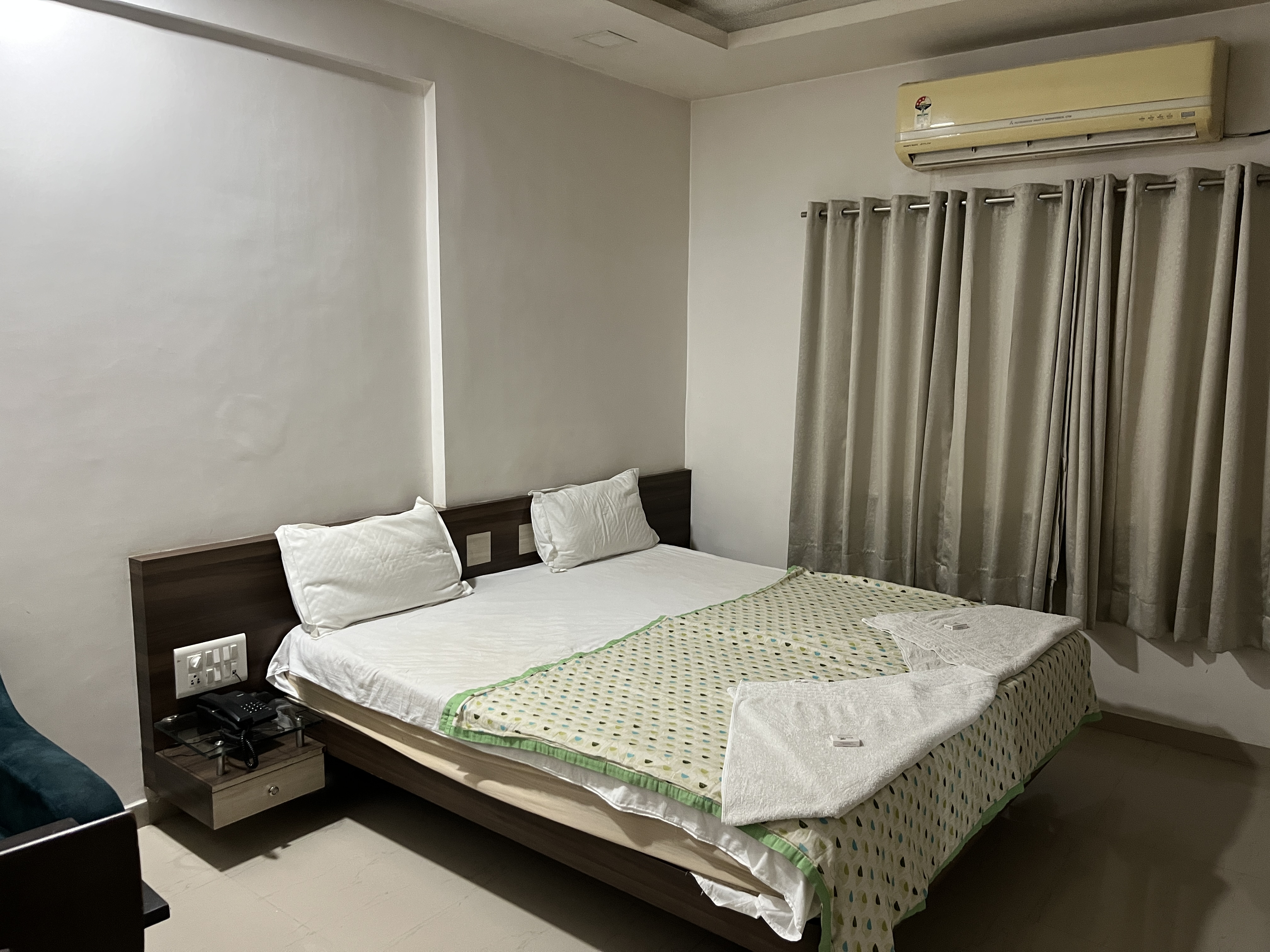 Super deluxe triple bed room at Hotel Green Plaza